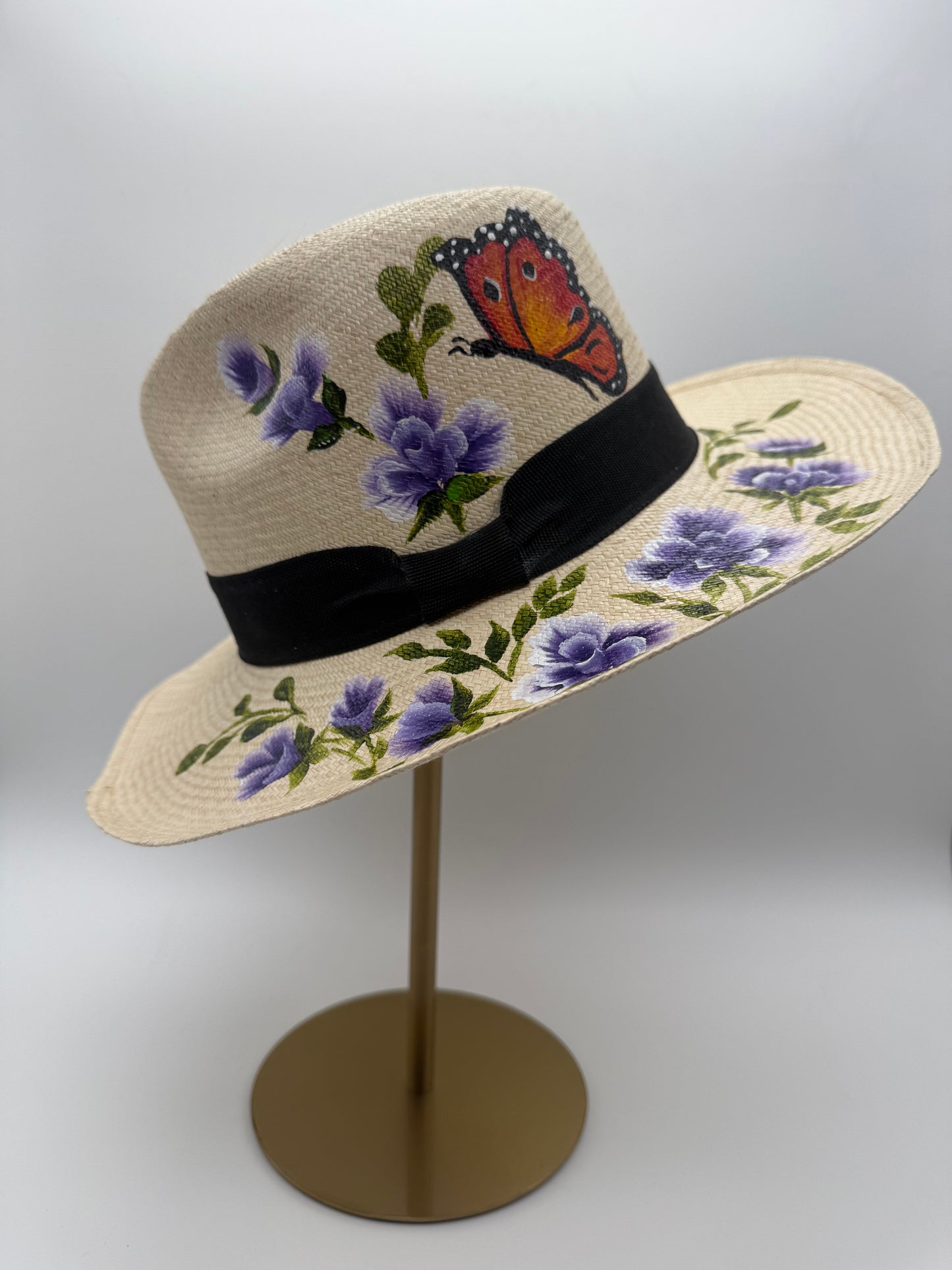 Hand-Painted Aguadeño Iraca Hat – Butterfly &amp; Lavender Floral Design